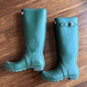 Hunter Boots Size 10 Green Tall